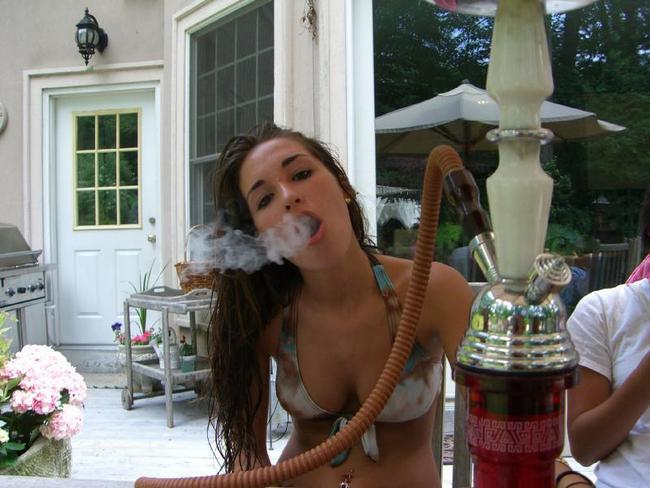 Пьяные девушки очень доступны 3 фото