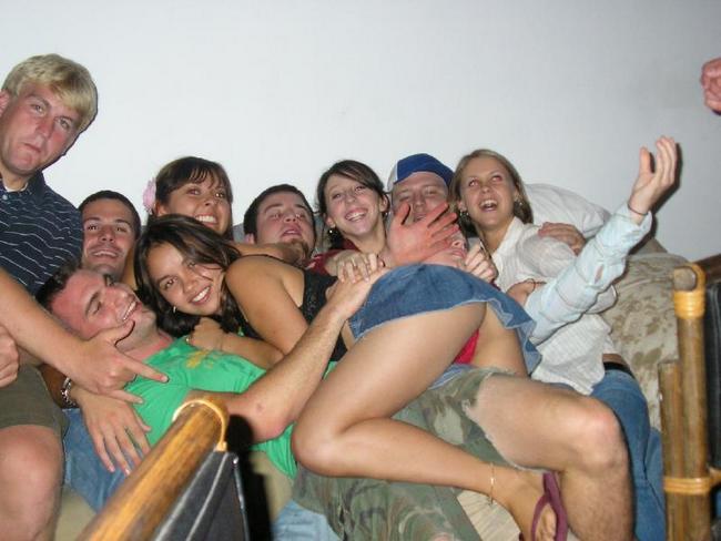 Голые пьяные сосалки дают своим ебарям 14 фото