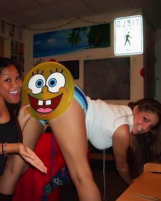 Голые вечеринки с мега возбужденными телками 12 фото