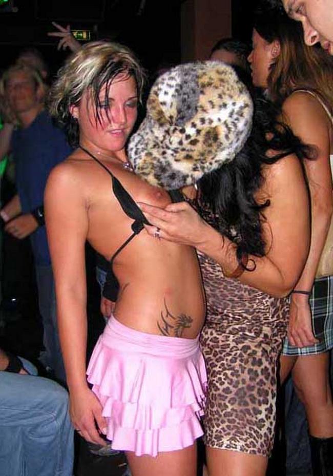 Голые вечеринки с пьяными сучками 6 фото