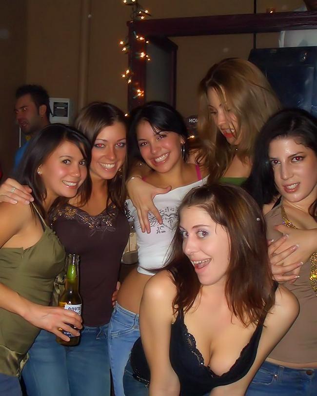 Пьяные малышки на порно вечеринках 7 фото
