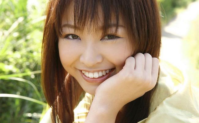 Деревенская азаитка устроила секс на природе 6 фото