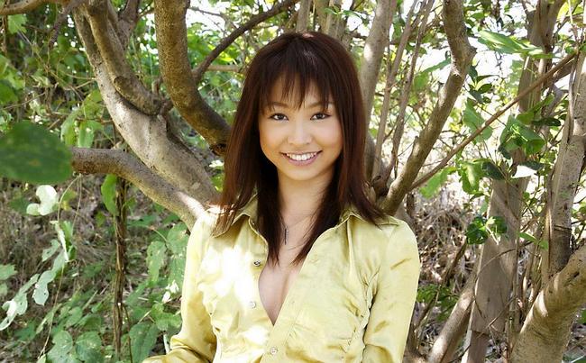 Деревенская азаитка устроила секс на природе 9 фото