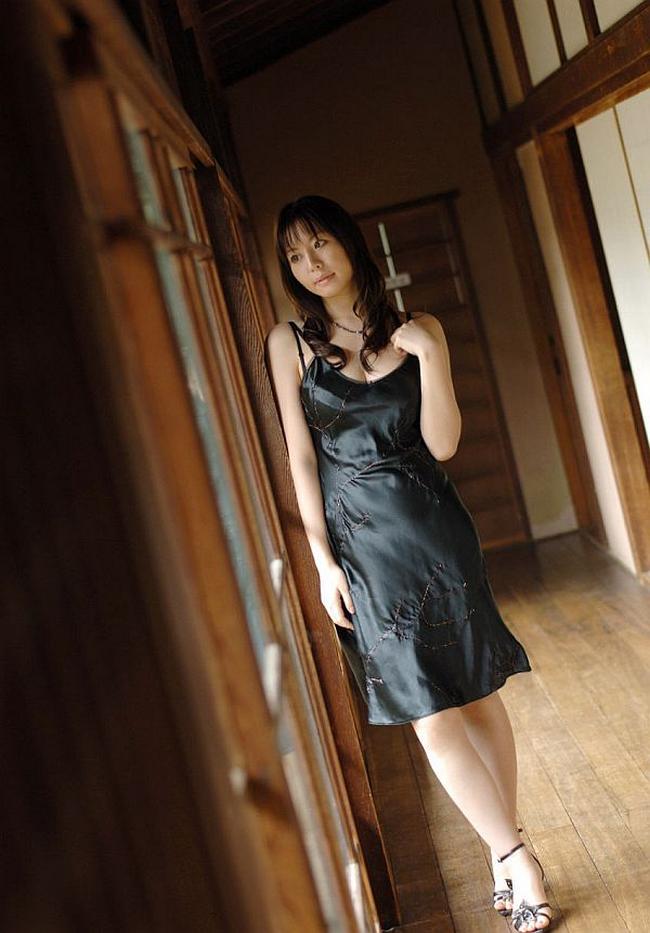 У молоденькой азиатки красивое и стройное тело 3 фото