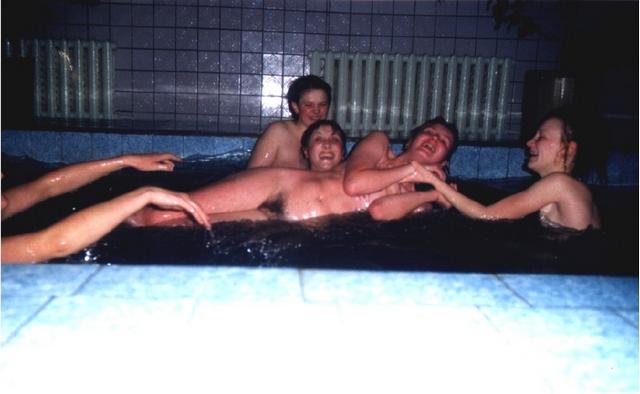 Шикарные русские потаскухи оголились 17 фото