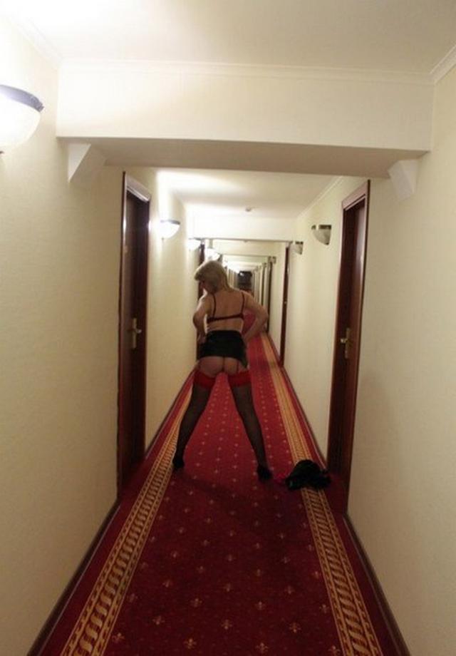 Рыжая тетенька отдохнула с любовником 9 фото