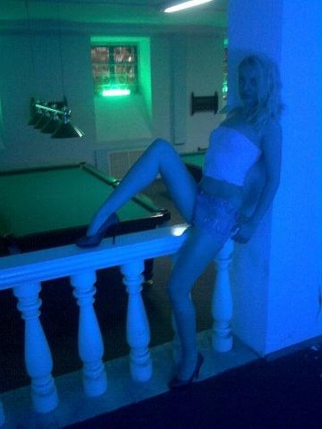 Молодая Наташка любит сосать пенисы 8 фото