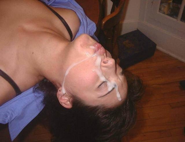 Сперма на губах милых девушек 17 фото