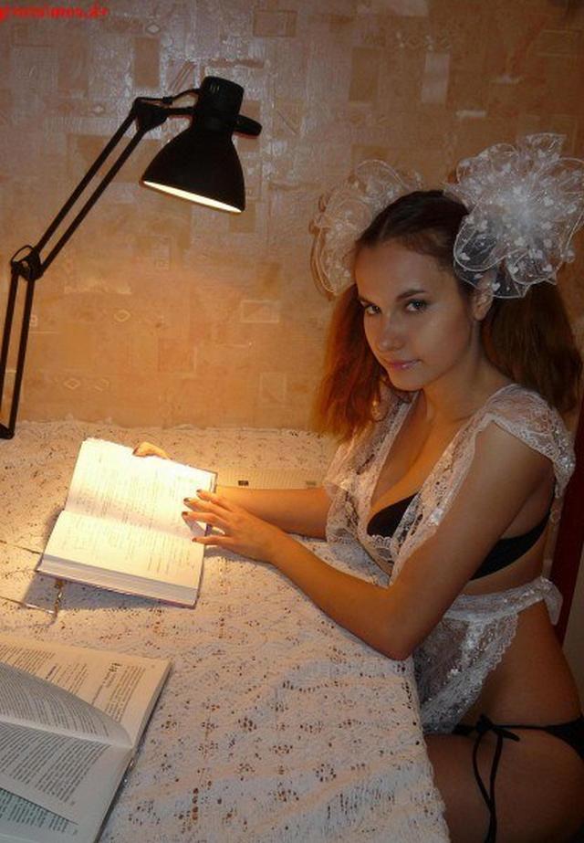 Сексуальная выпускница в красивых нарядах 10 фото