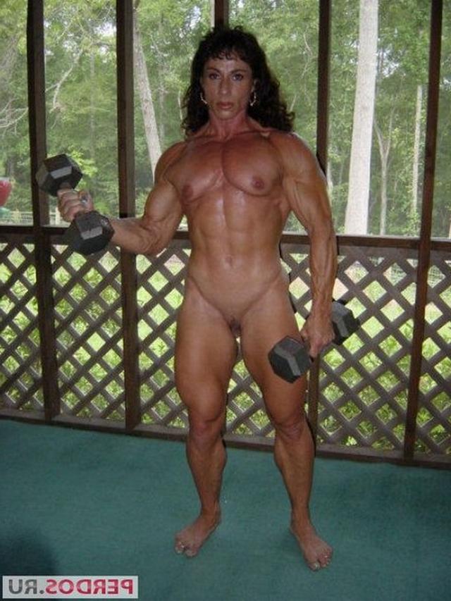 Накаченные милашки показывают красоты 2 фото