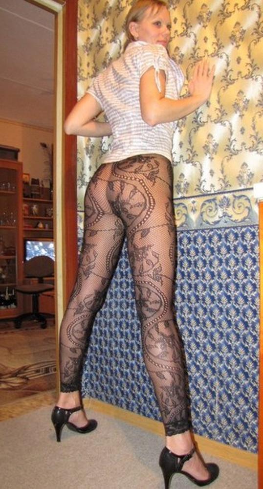 Длинноногая Леся показала пилотку 12 фото