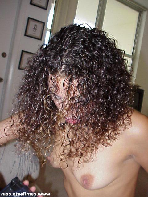 Кудрявая латинка потрахалась на славу 19 фото