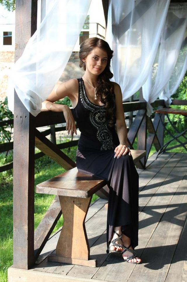 Зубастая Настя не против показать свою жопу 26 фото