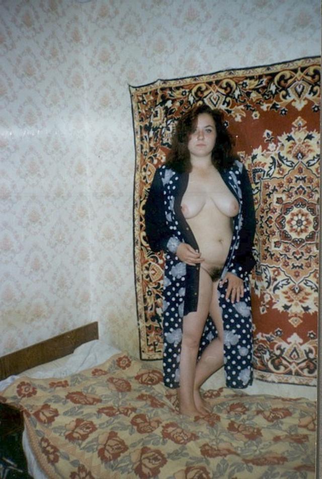 Голенькие девушки из 90-х 24 фото