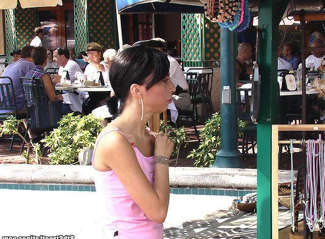 Молоденькая брюнетка показала класс в постели 1 фото