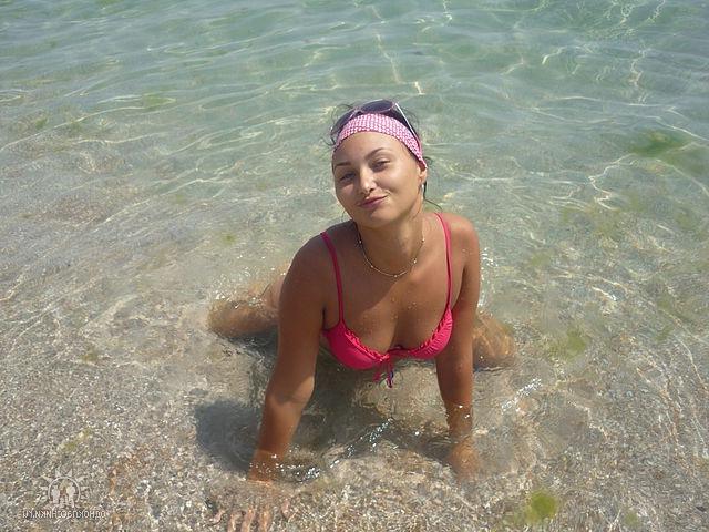 Девушки загорают на пляжах 13 фото