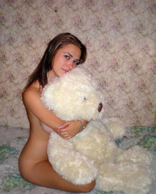 Молоденькие давалки в интересных позах 31 фото