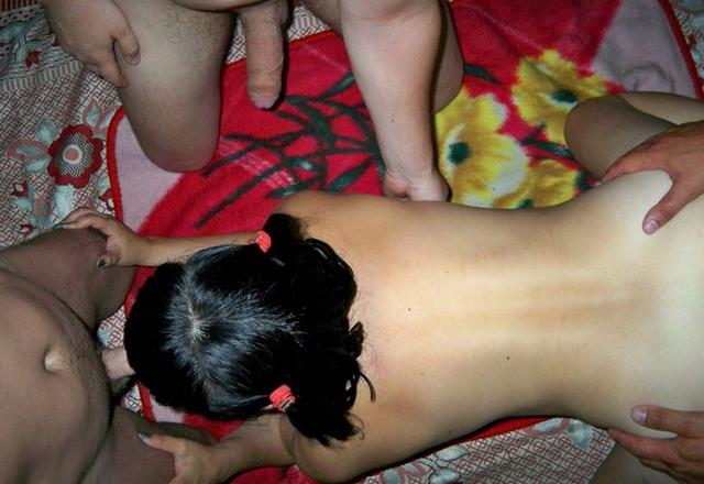 Телочки трахаются не взирая ни на что 19 фото