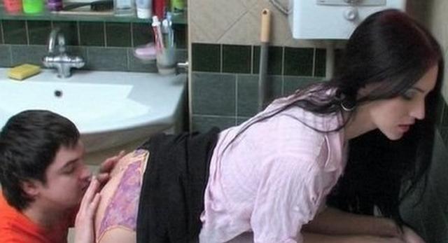 Мягкотелые парни ныряют в пилотку 16 фото