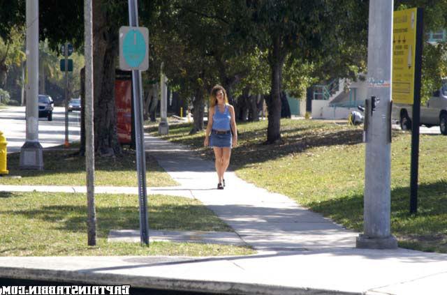 Девка отдалась двум старым морякам 1 фото