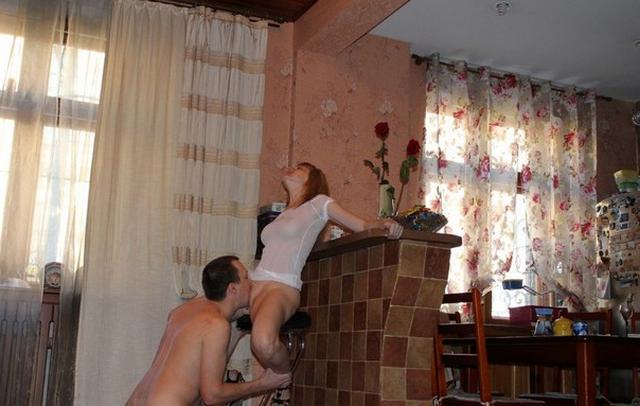 Вполне симпатичная телочка оттянулась на отдыхе 2 фото