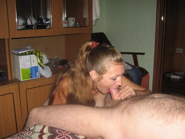 Откровенные давалки знают толк в минете 11 фото