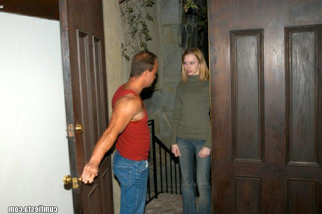 Накачанный мужик показал милахе что такое настоящий секс 1 фото