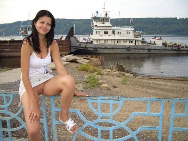 Под юбкой скрывается самое интересное 2 фото