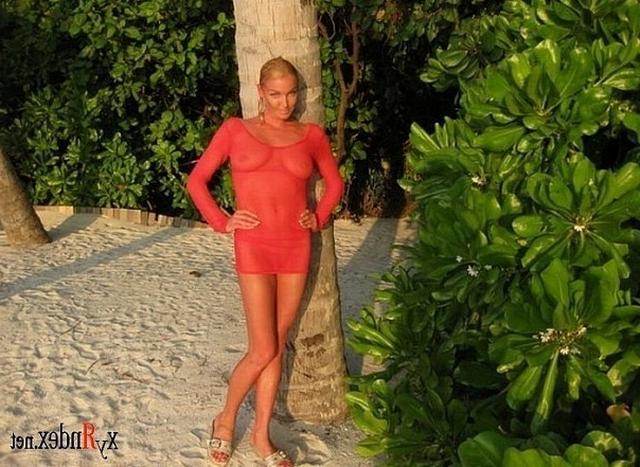 Волочкова вывалила свои сиськи 4 фото