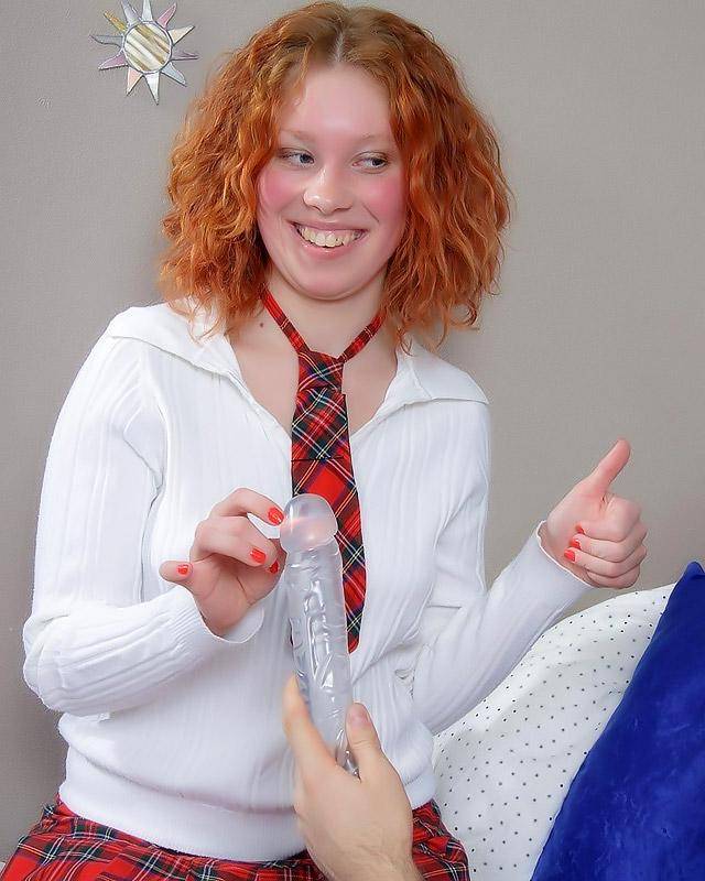 Рыжая оторва с большими отверстиями 3 фото