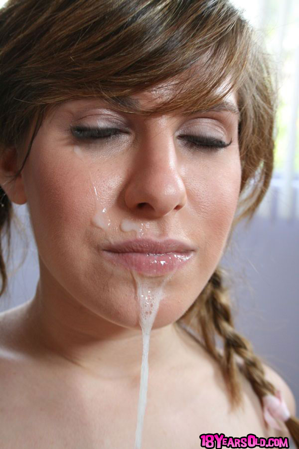 Милашка с косичками сделала минет и подставила дырку 16 фото