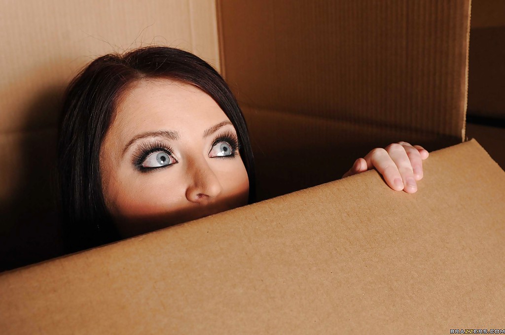 Отшлепал по попке и оттрахал во все дыры 1 фото