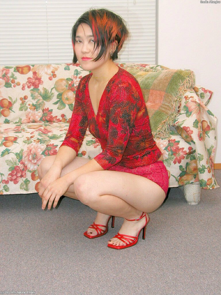 Азиатка сняла с себя нижнее белье 6 фото