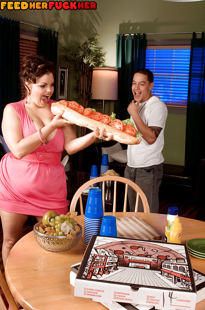 Латинос занялся сексом с толстой соседкой 4 фото